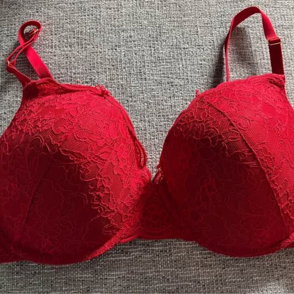 Joyspun  Red Lace Underwire Bra Size 40 D